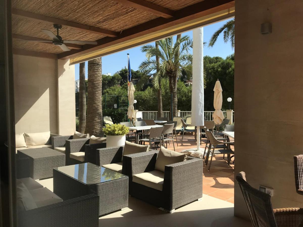 Hotel Apartamentos Cala Сантаньи Экстерьер фото