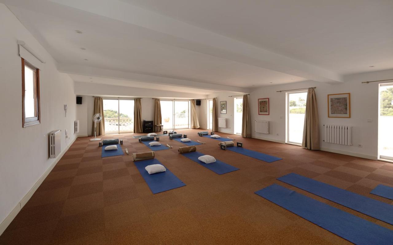 Hotel Apartamentos Cala Сантаньи Экстерьер фото