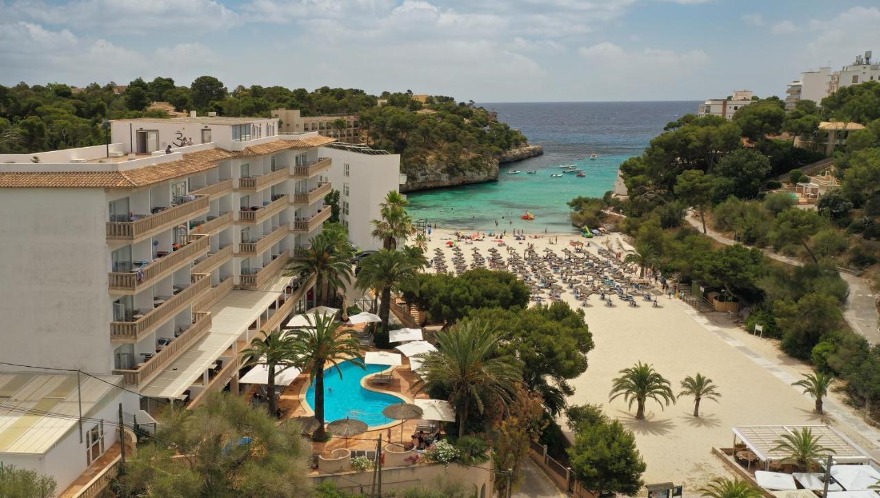 Hotel Apartamentos Cala Сантаньи Экстерьер фото