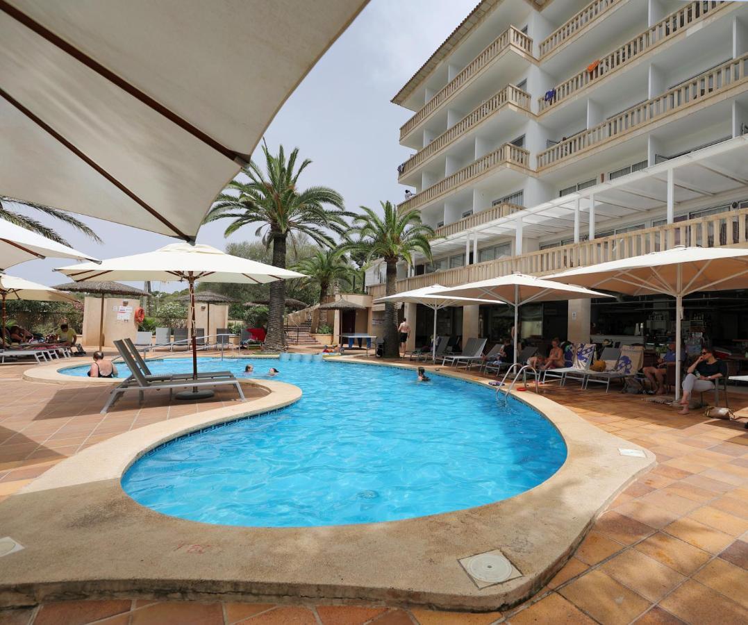 Hotel Apartamentos Cala Сантаньи Экстерьер фото